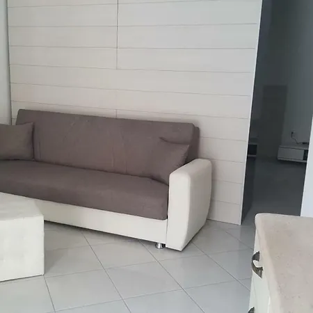 Grazioso Monolocale In Piazza Del Popolo Apartment Pula